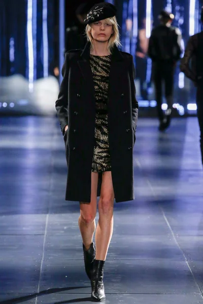 Look 30